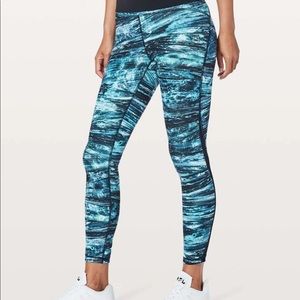 Lululemon train times 7/8